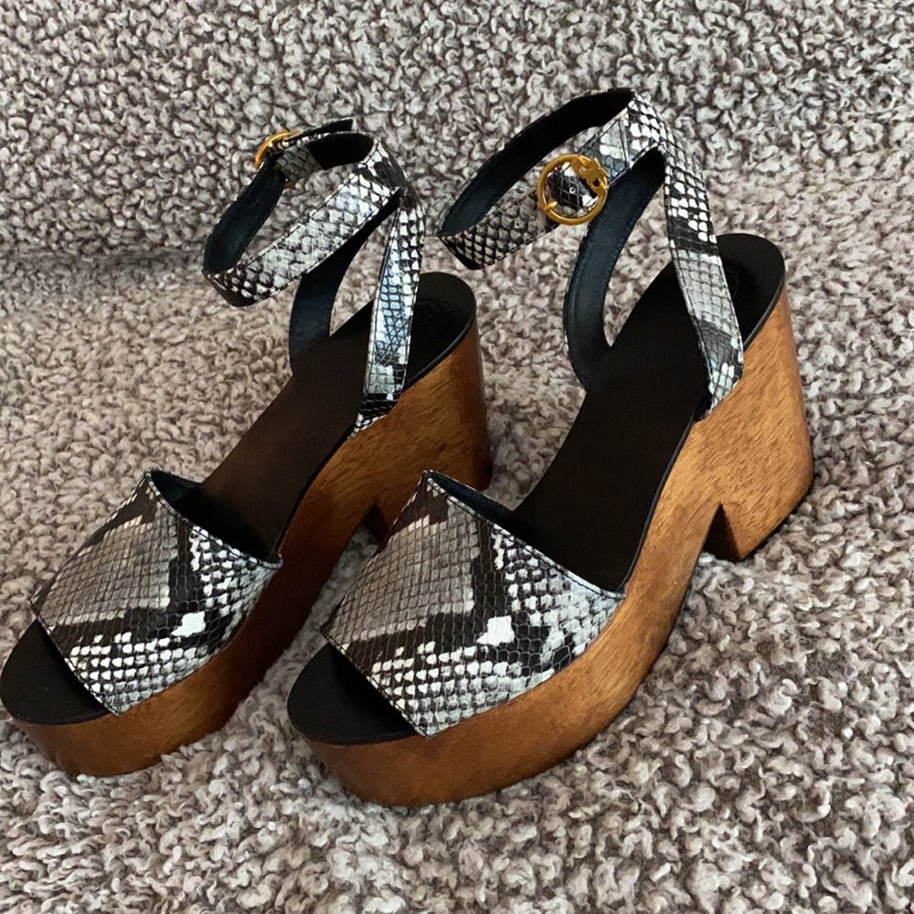 TORY BURCH CAMILLA SNAKE EMBOSSED PLATFORM SANDAL
